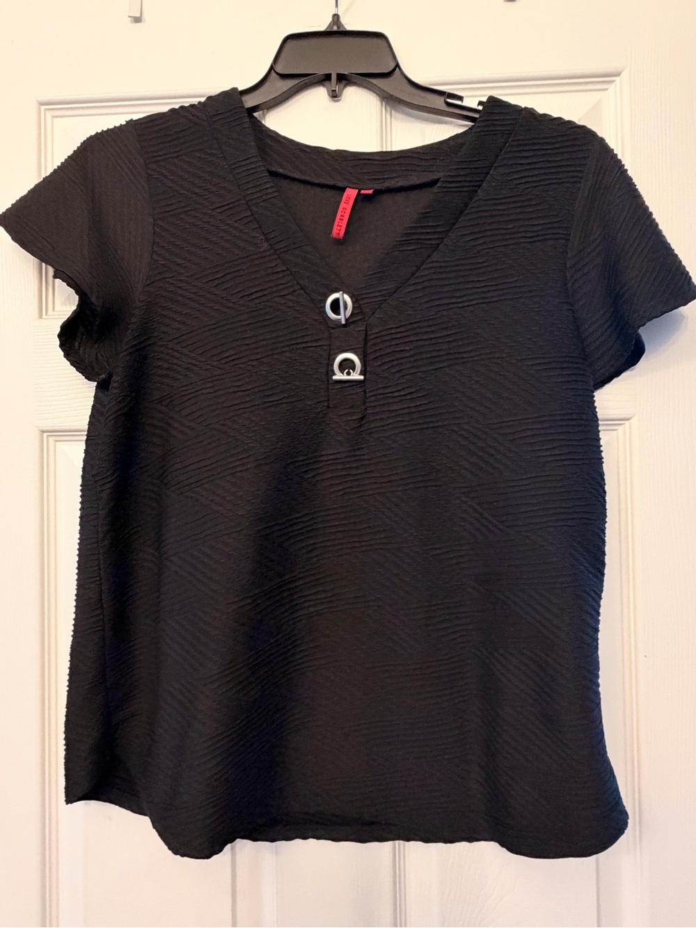 Love Scarlett Black Textured V-Neck Short Sleeve Women's Top